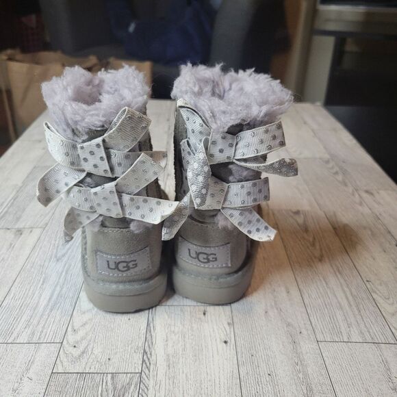 Toddler 6 UGG Girls' Mini Bailey Bow II Shimmer Boots (Infant) - Picture 2 of 5